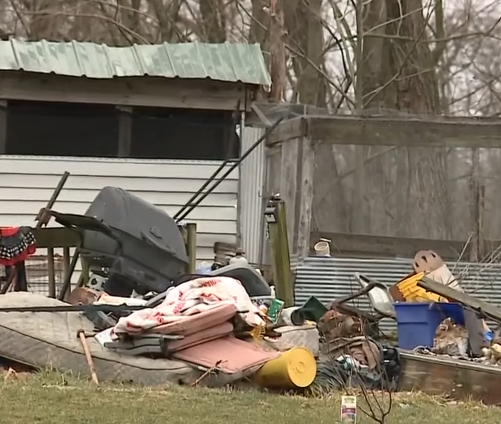 Couple arrested for animal neglect and child endangerment, 77 animals