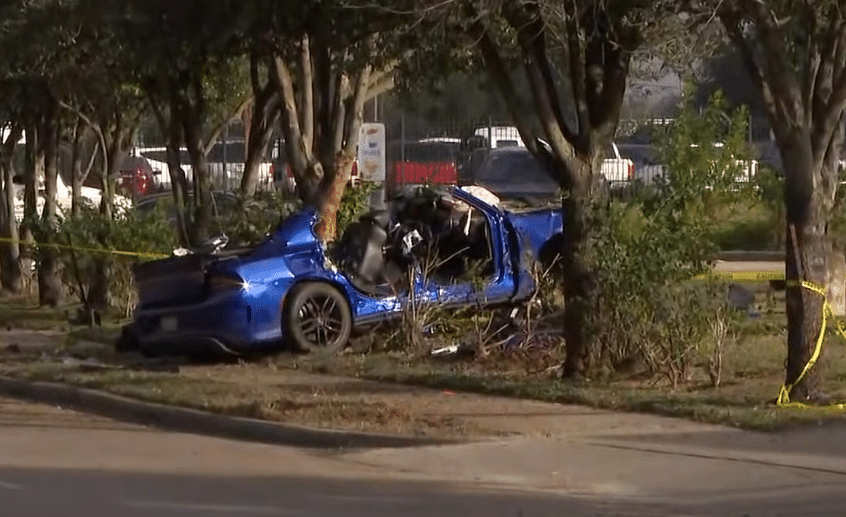 Passenger dies after chase ends in crash - Informing News